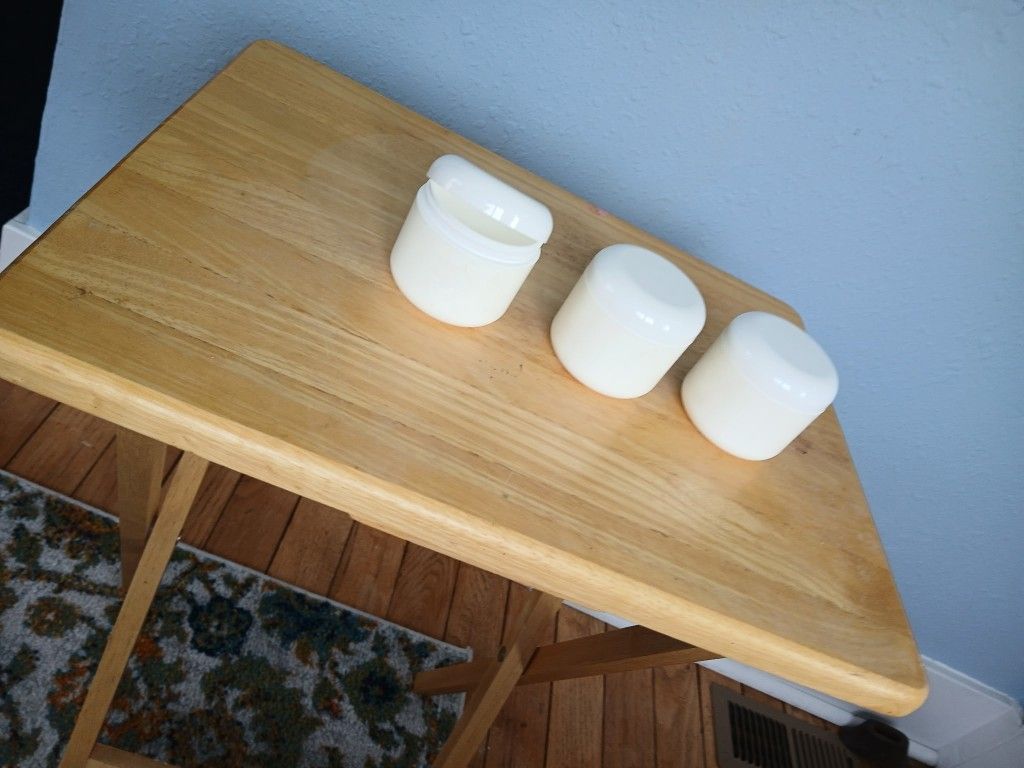 4 Oz White Cosmetic Jar