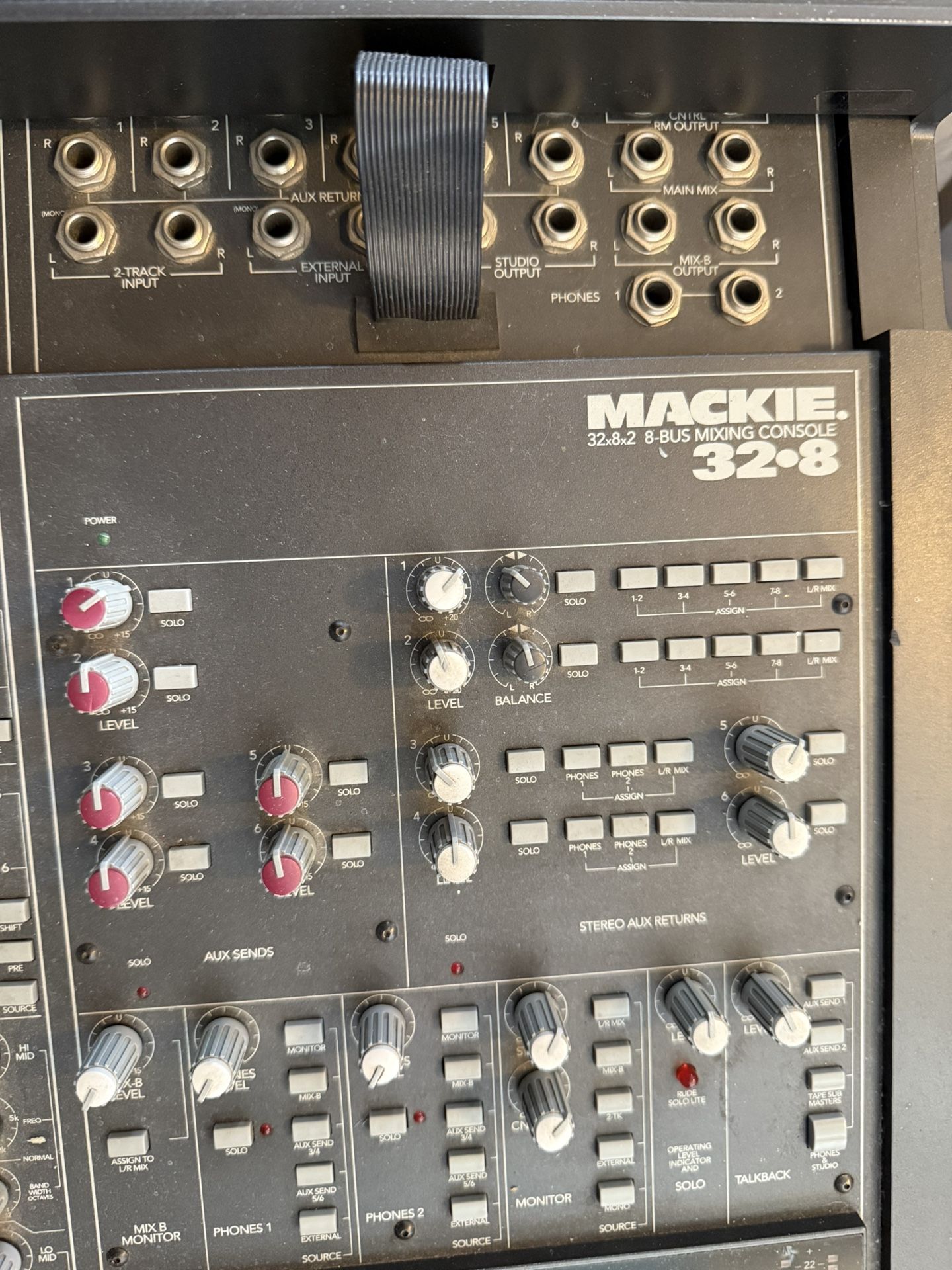 Mackie 32-8