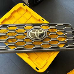 2022 Toyota Tacoma Off-road OEM Grill