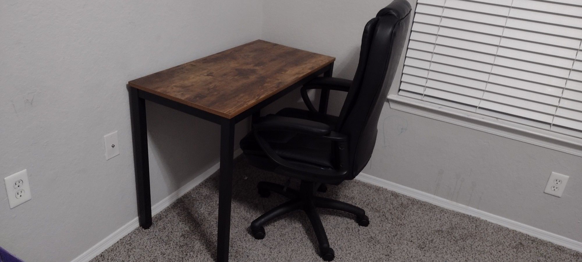 Office Chair And Table