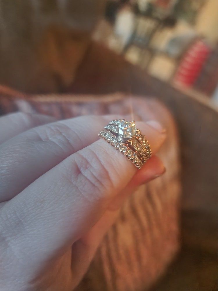 Womans Gold Diamond Wedding/ Engagement Ring