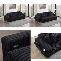 New. Sofa 🛋️ Bed With Pullout And USB. 