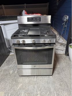 GE adora gas stove 30 inches working perfect clean one receipt for 6 months warranty