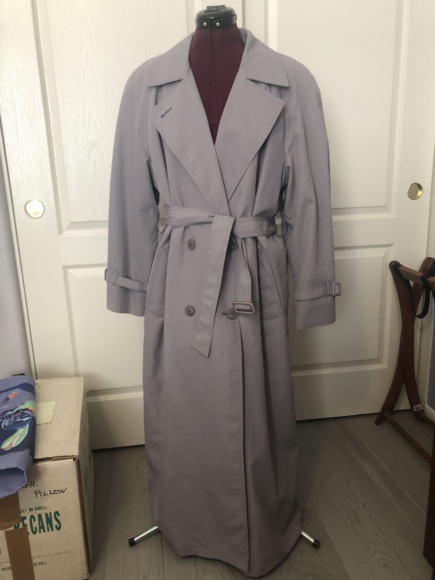 London Fog Ladies Raincoat - Size 12