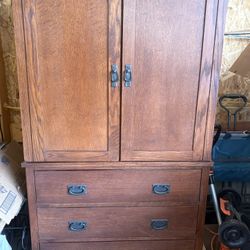 Armoire/TV Cabinet