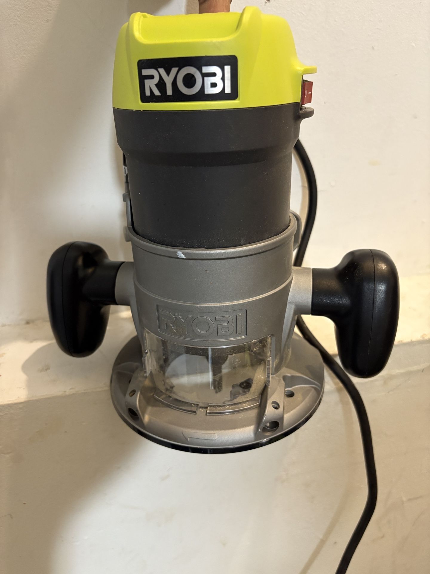 Ryobi 163G 8.5 Amp 1.5 HP Fixed Base Corded Router - Excellent Conditon