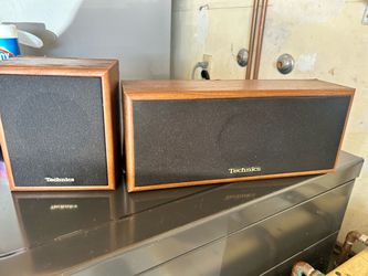 Vintage Technics SB-C11 and SB-S17 bookshelf speakers