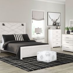 Gerridan-White-7Pc.Dresser Mirror Queen Panel Bed With Sconces 2 Nightstands

