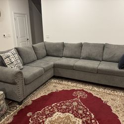 6-Seater Luxury Sectional – Excellent Condition