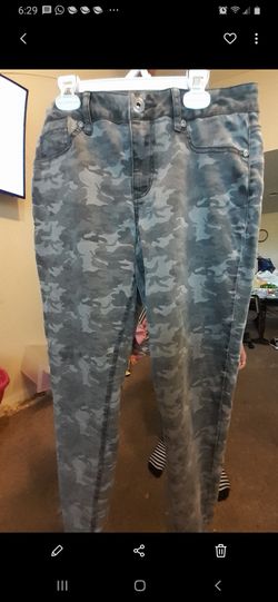 Maurices camo pants stretchy with 2 back pockets size M