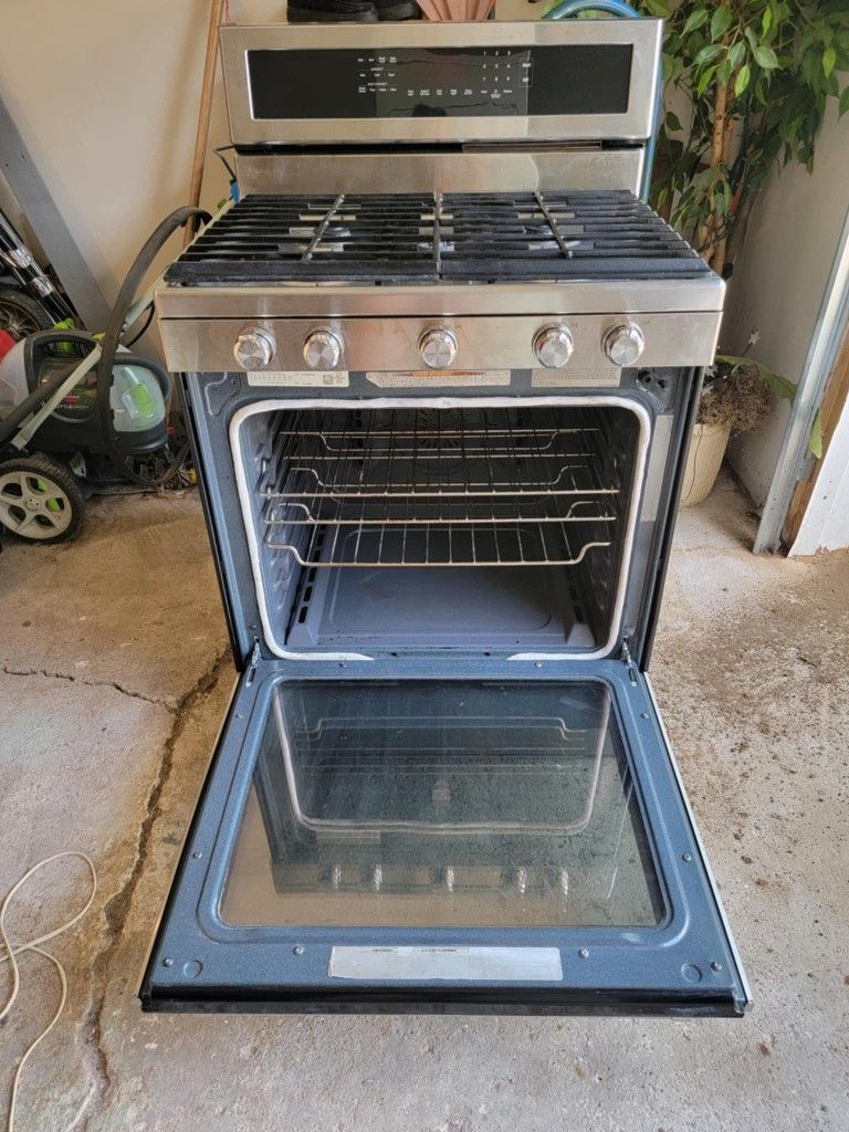***BARELY USED Kitchenaid Gas Stove & Microwave BUNDLE ***
