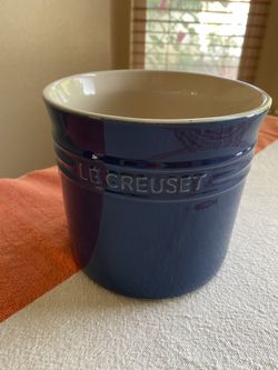 Le Crueset Utensil Holder Or Pot