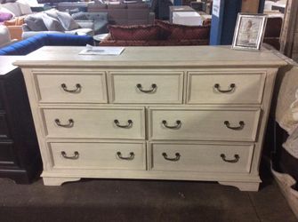 Liberty Furniture Bayside 7 Drawer Dresser