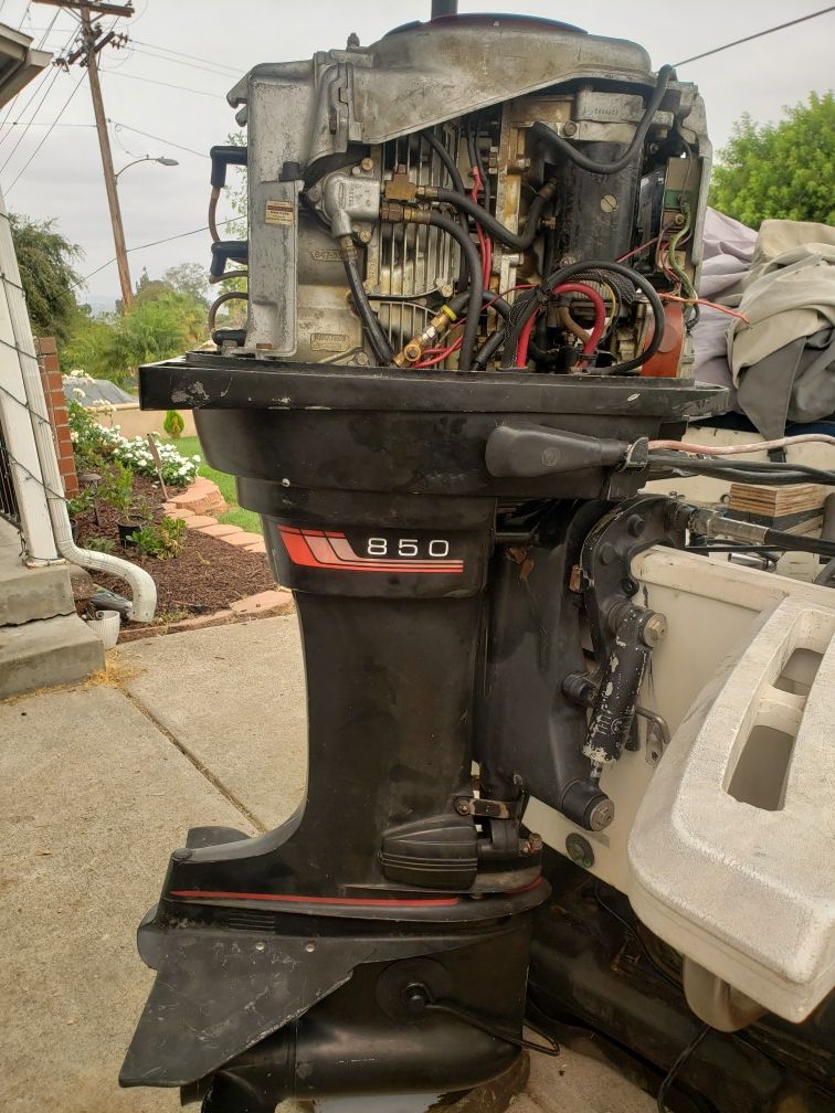 Mercury 850 outboard motor for parts