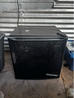 Mini fridge