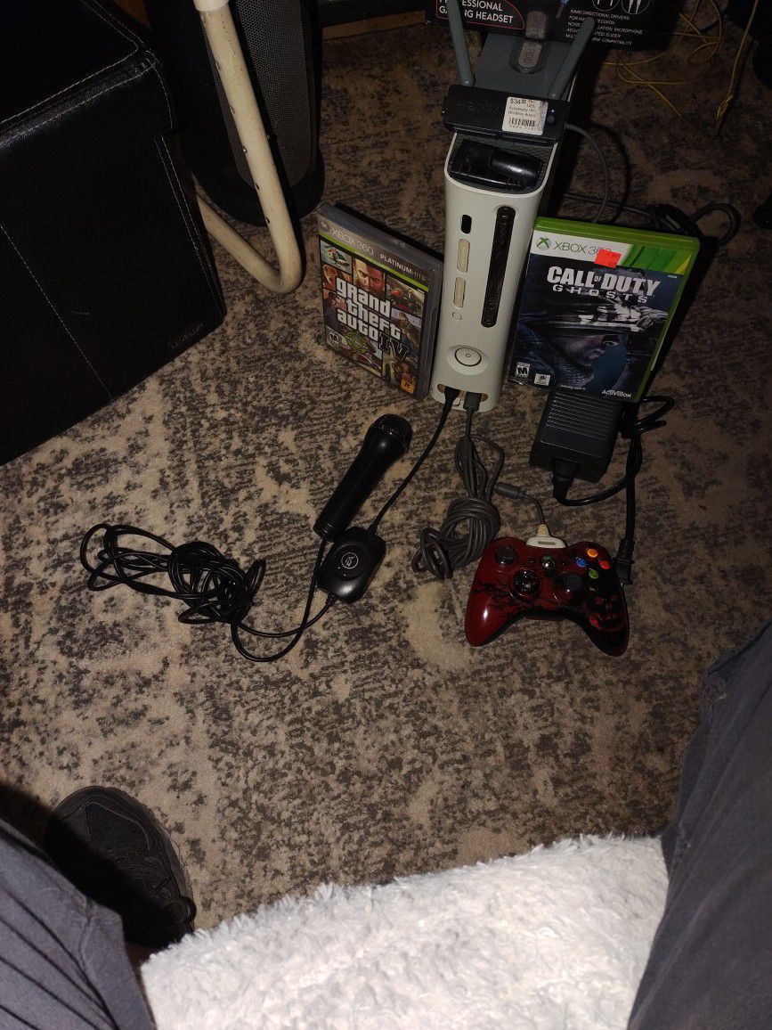 XBox 360 WITH 60 GB HDD SNAP ON HARD DRIVE With Accessories And Two Games Please Read Description