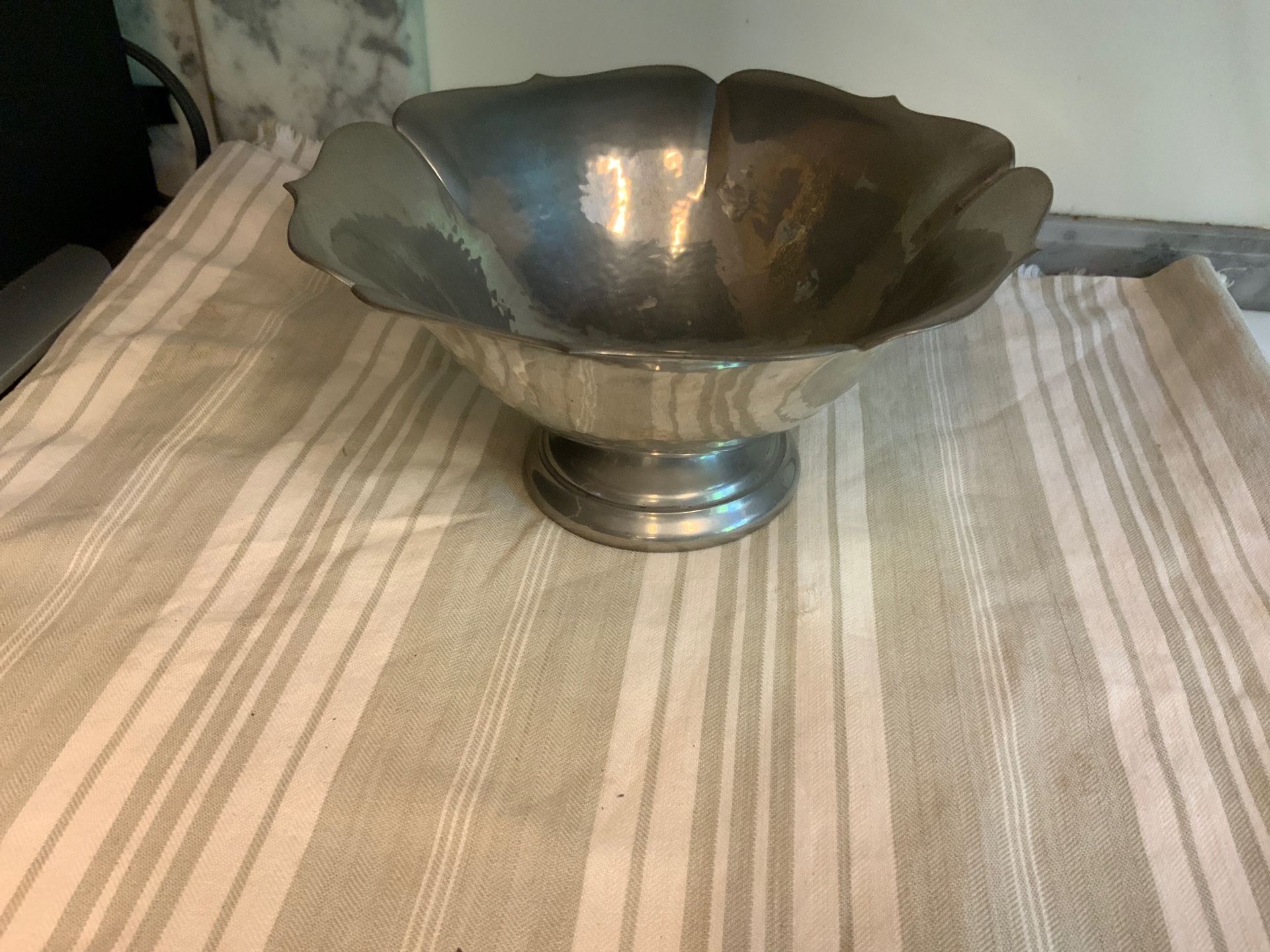 Porter Blanchard. Arts & Crafts Hand Made by fine Silversmith, Gardner Massachusetts , Pewter Bowl 7 3/4 Inch