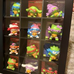 Hello Kitty Ninja Turtle McDonald’s Toy Display