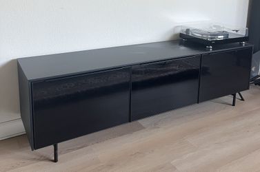 TV Stand - 16.5 Dx 70Wx 21H