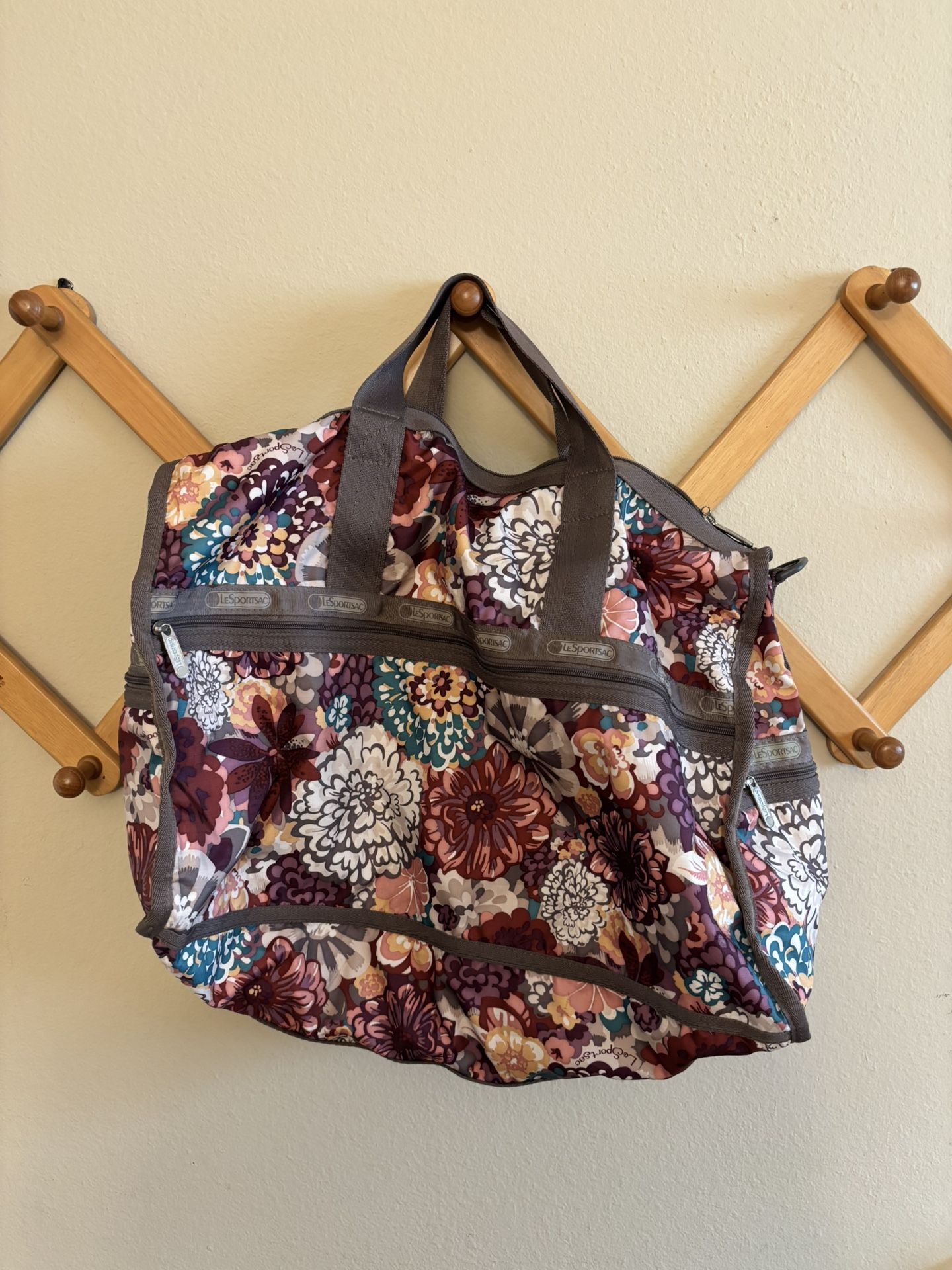 Lesportsac weekender bag