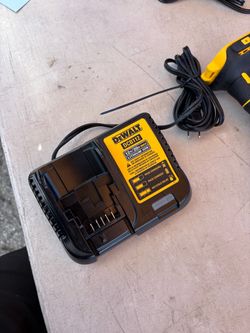 DEWALT DCB112 12V/20V Max Lithium Ion Battery Charger