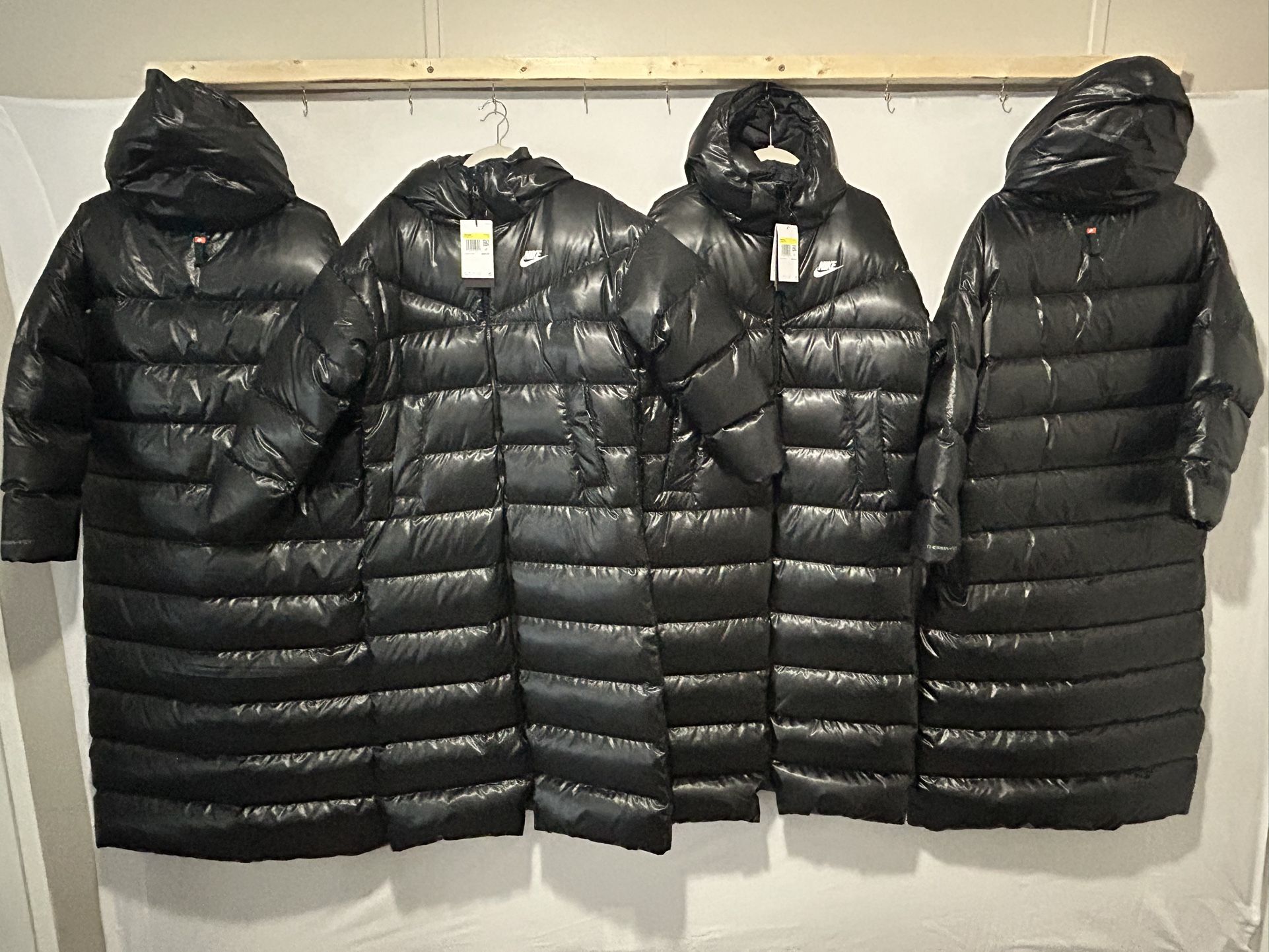 *AUTHENTIC NIKE* Only 4 Left