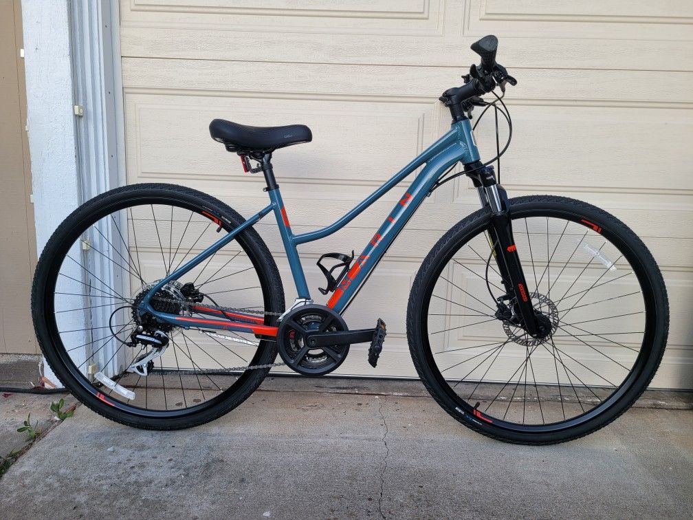 MARIN SAN ANSELMO DS2 Citi Bike. 700×40C tires. Hydraulic disc brakes. 16 speed. 17" "M" ALUMINUM frame. NEW condition.