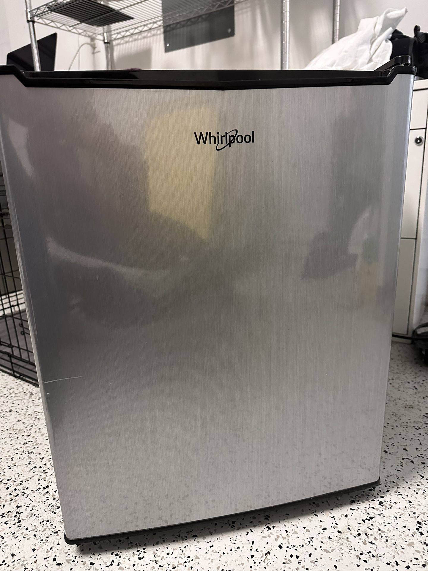 Mini fridge 2.7 cubic foot stainless look compact dorm refrigerator