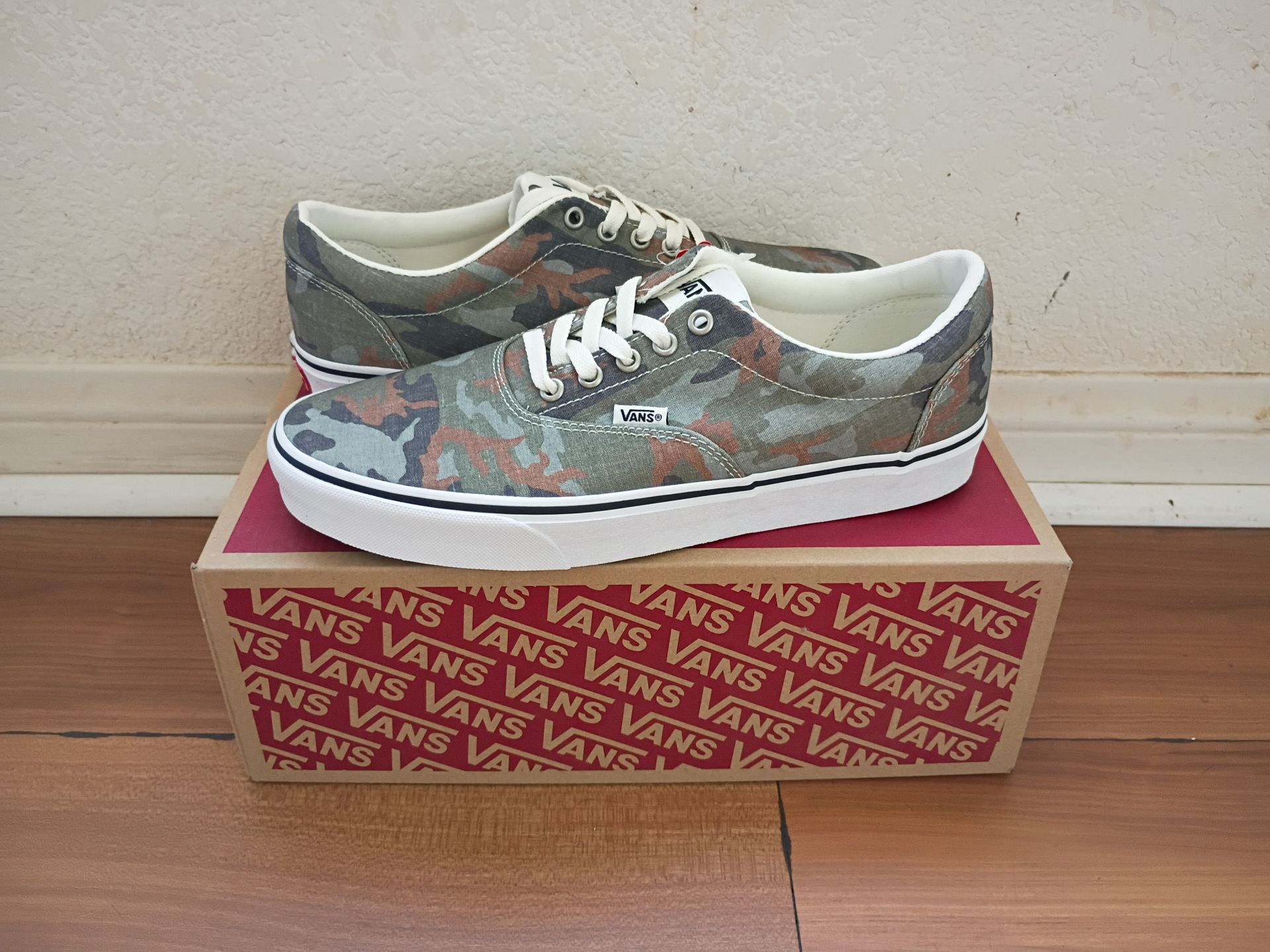 Vans multiple sizes read below