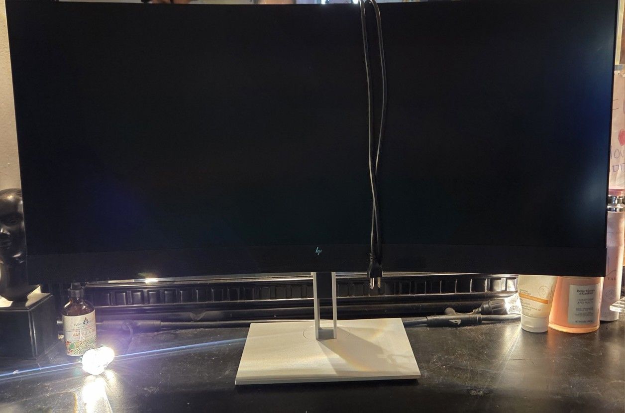 HP E34 G4 34" Curved 2k Monitor With Built In Webcam