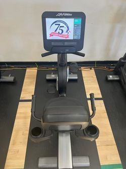 Life Fitness SE3HD Recumbent Bike LOW HOURS