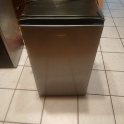 Mini Fridge $60 A Piece 