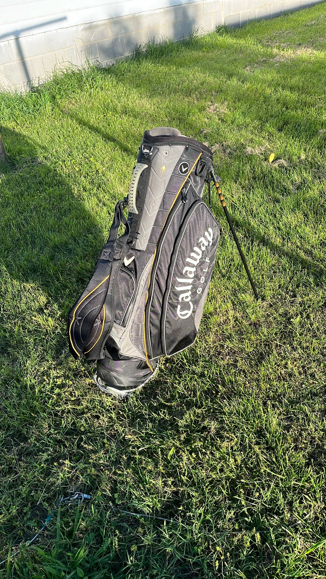 Callaway XTT Golf Bag, Carry Bag - VERY Lightly Used