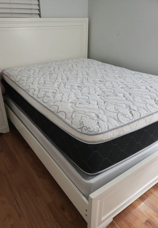 NEW QUEEN PILLOW-TOP MATTRESS AND BOX SPRING - 2PC