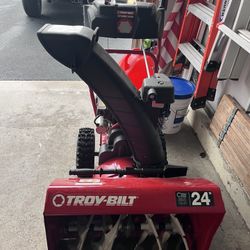 Troy-Bilt Storm 2420