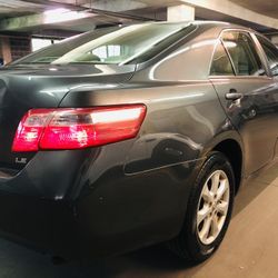 $1000/DOWN‼️$200/MONTH‼️TOYOTA CAMRY LE‼️LEATHER‼️2 OWNERS‼️97K