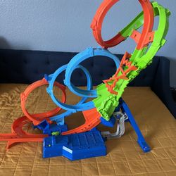 Hot Wheels Action 4 Loop