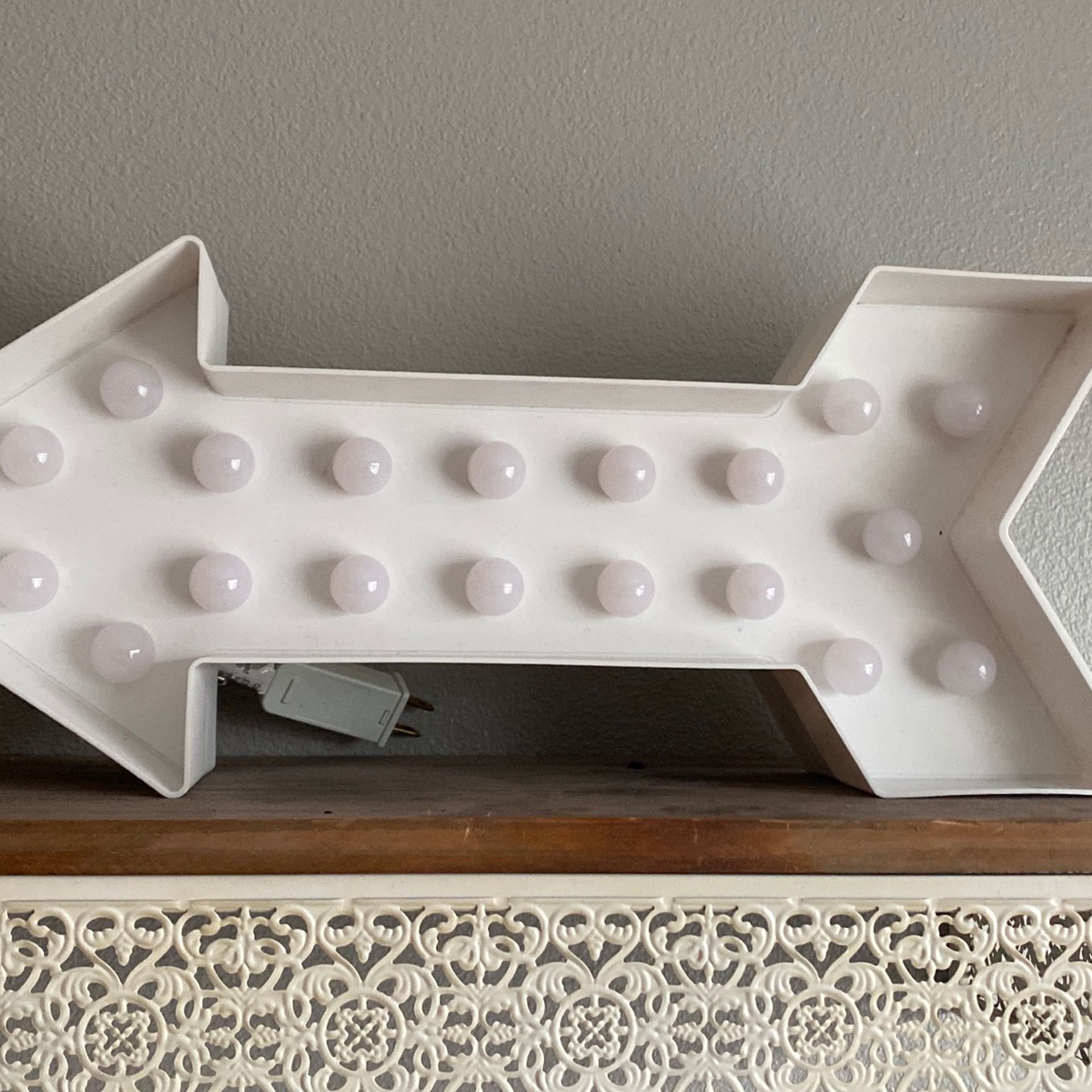 Plug In Arrow Light Decor