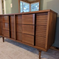 Mid Century Modern Johnson Carper Delray Dresser