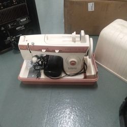 Singer Merritt Sewing Machine 2404