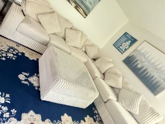 Ashley Furniture Oversized Modular Sectional + Matching Ottoman – Like New