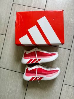 Men size 9.5 adidasHyperboost Edge Running Shoes