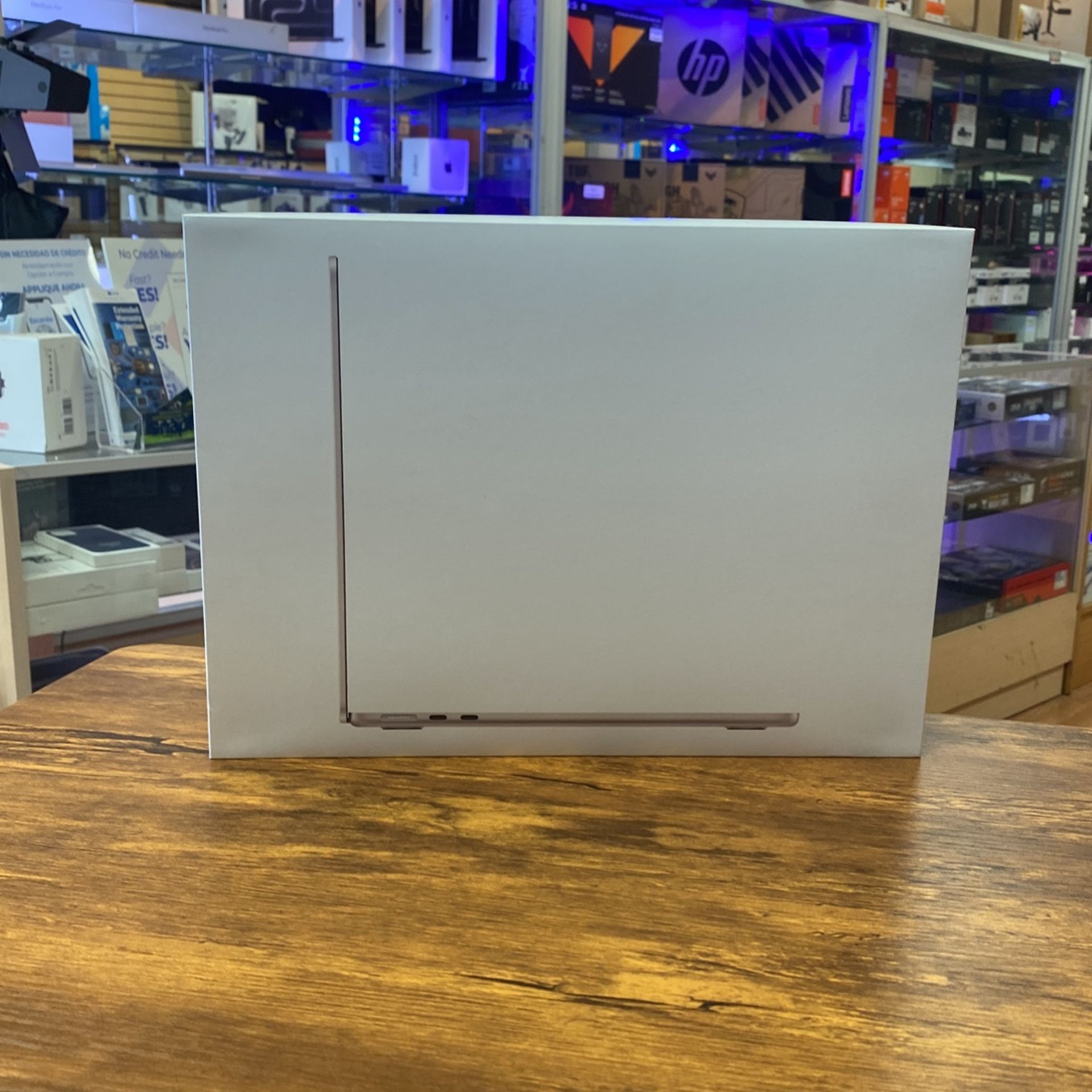 13inch MacBook Air M3 /16gb Ram/256gb SSD