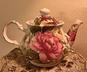 Sadler Windsor Pink Rose Floral  Teapot Made in England