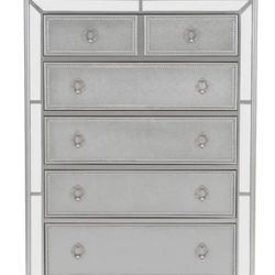 Glam Dresser 