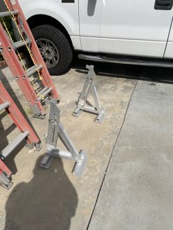 Fiber Extension Ladders With Outriggers