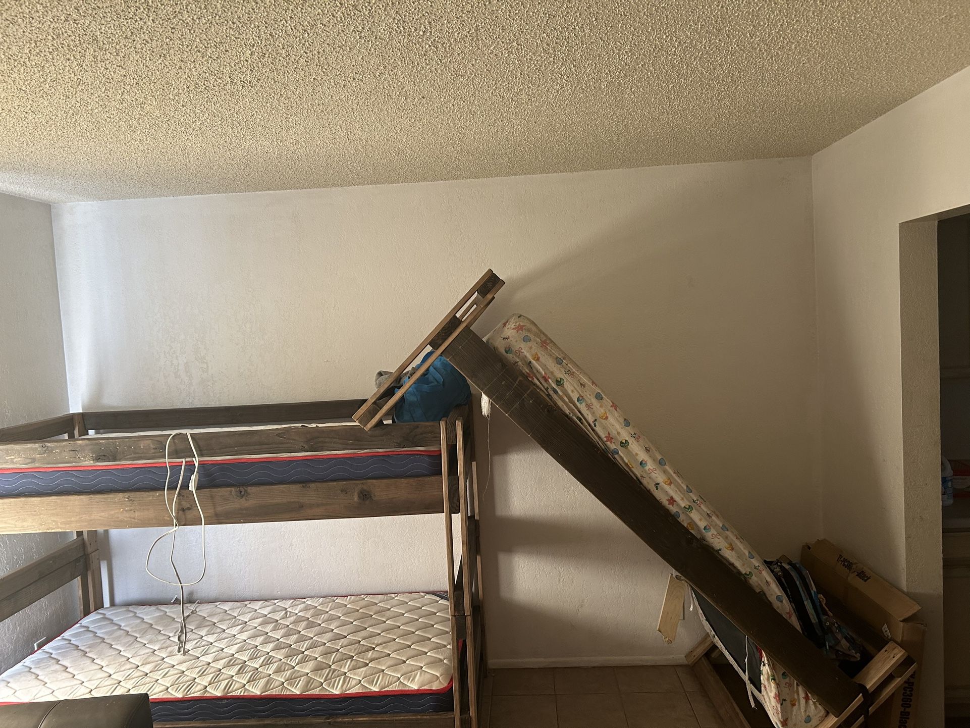 Bunk Bed An Single
