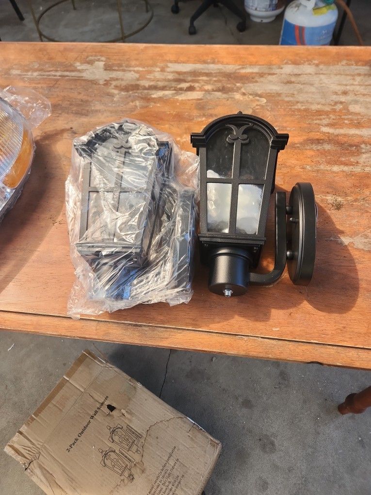 2-pack Outdoor Wall Sconces
