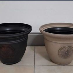 *** CLEARANCE *** 13" (Diameter) Brown / Tan Resin Planters @ Lasting Creations