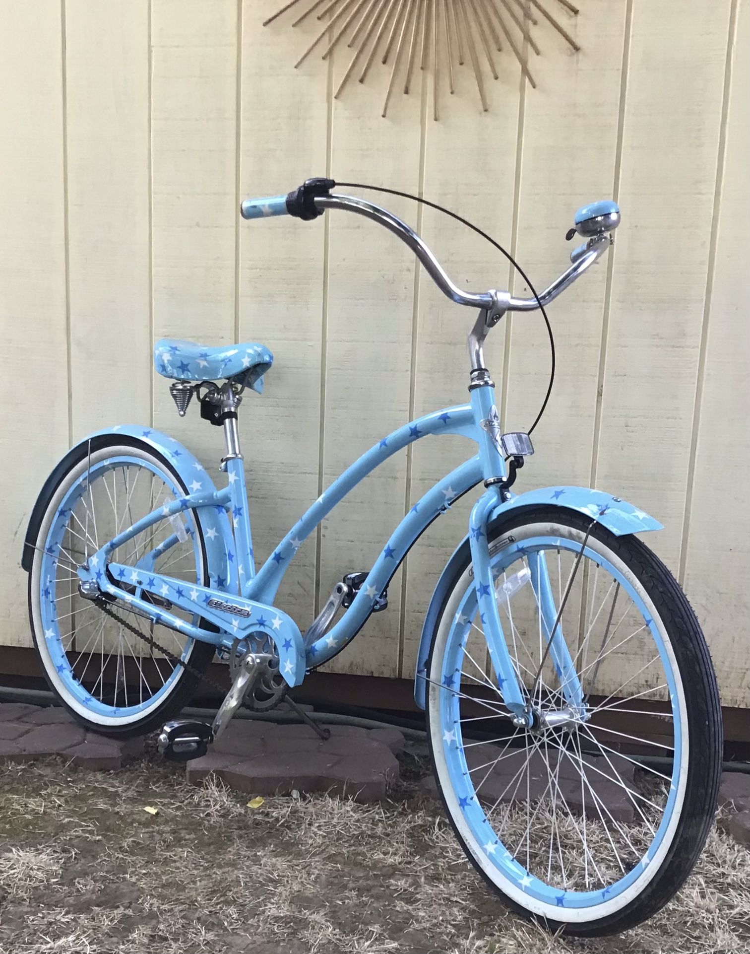 Women's Electra 3sp. Beach Cruiser Bicycle !